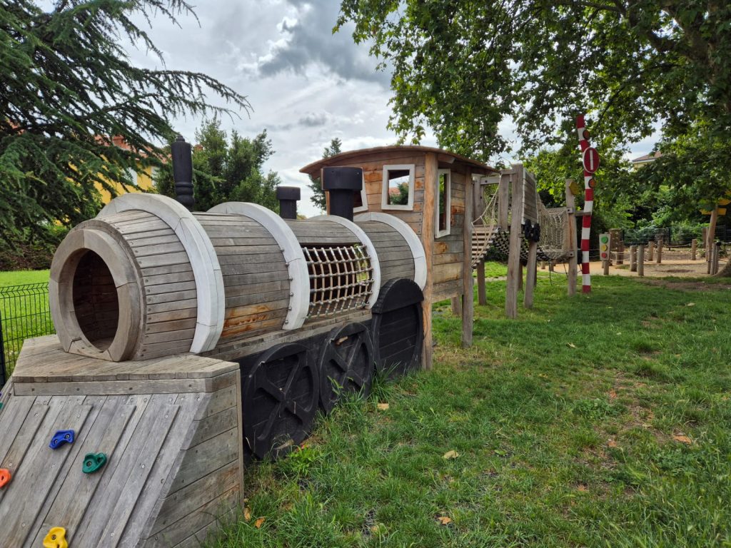Aire de jeu - Train de la cité PLM de 2023